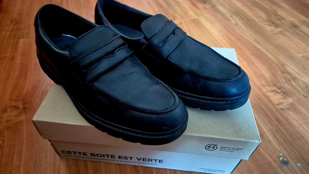 Кожані туфлі Clarks 41 розмір в школу