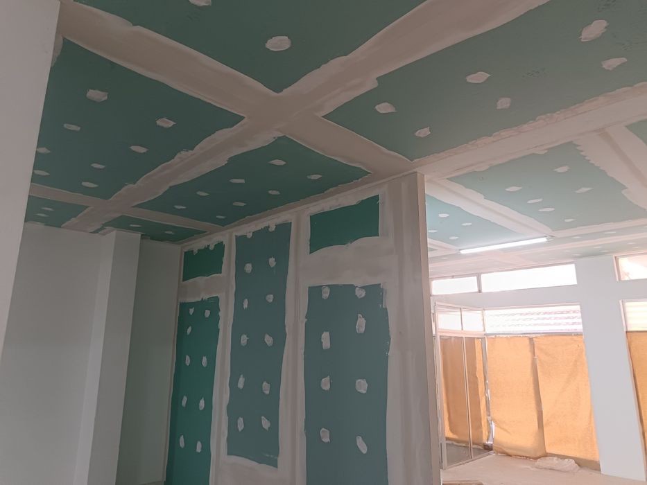 Trabalho de pladur e barramento pintura