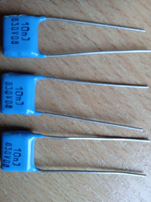 Радиодетали много! конденцаторы, резисторы, диоды...