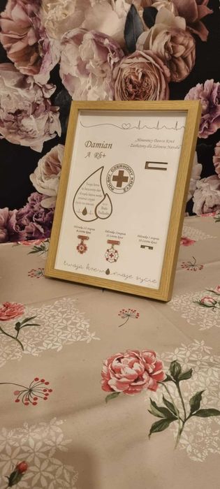 Ekspozytor na odznaki HDK