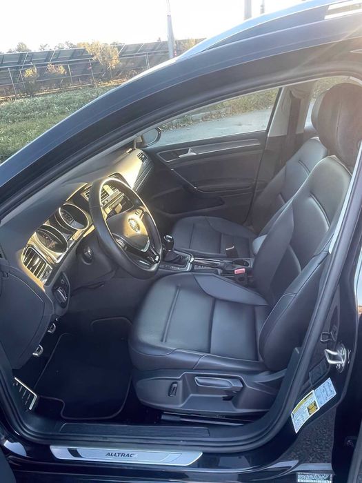 Volkswagen Golf      2019