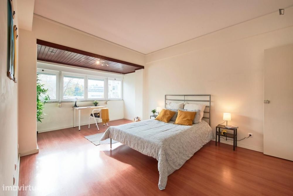 Quarto - localizado em Lumiar Lisbon