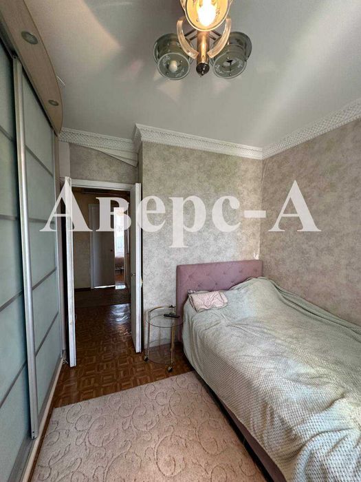 Продам 4-х комнатную квартиру  на Семена Палия