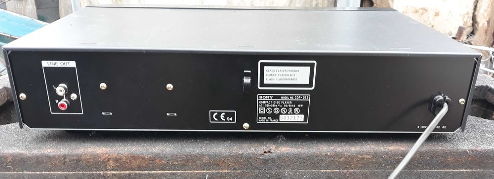 Sony CDP-212  проигрователь cd дисков \документы\ с Германии