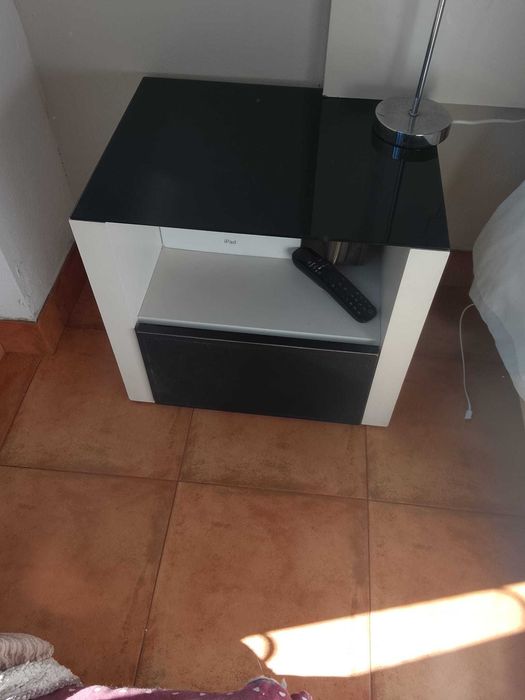 CONJUNTO-Panel Cabeceira de Cama + 2 Mesas cabeceira +2 Móveis