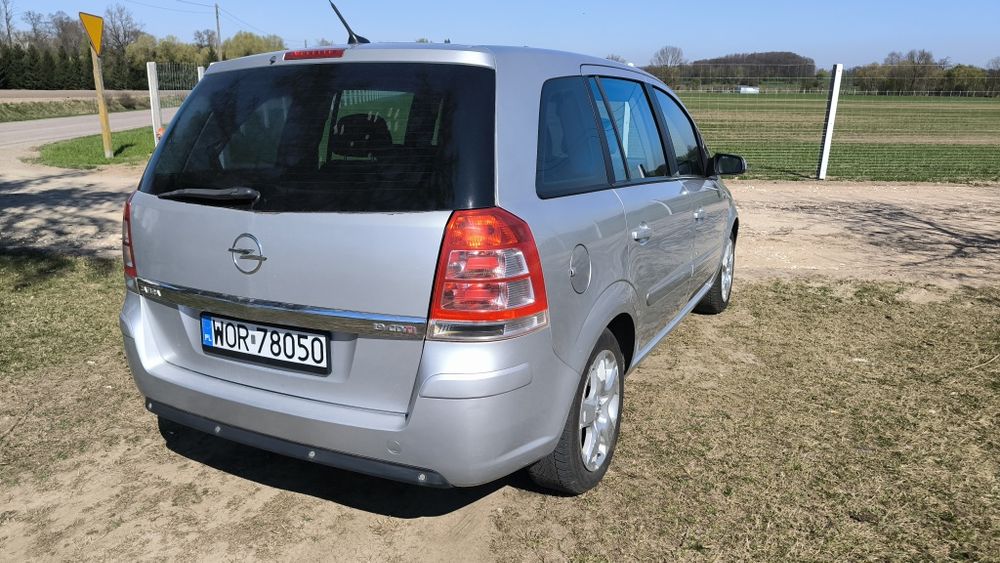 Sprzedam Opel Zafira 1.9 cdti
