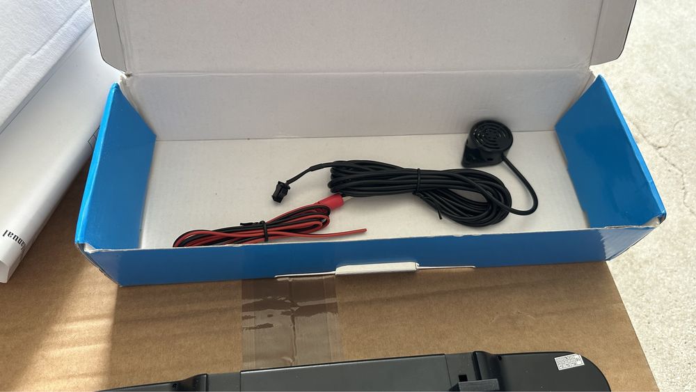 Kit de sensores de estacionamento + Espelho retrovisor LCD com câmara