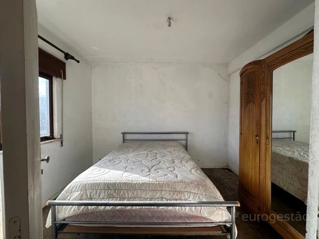 Cama de casal com dois colchão