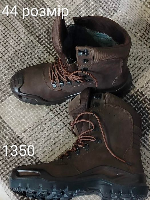 Взуття на  10+ років! Стан нових !40,42,43,44 + комплект