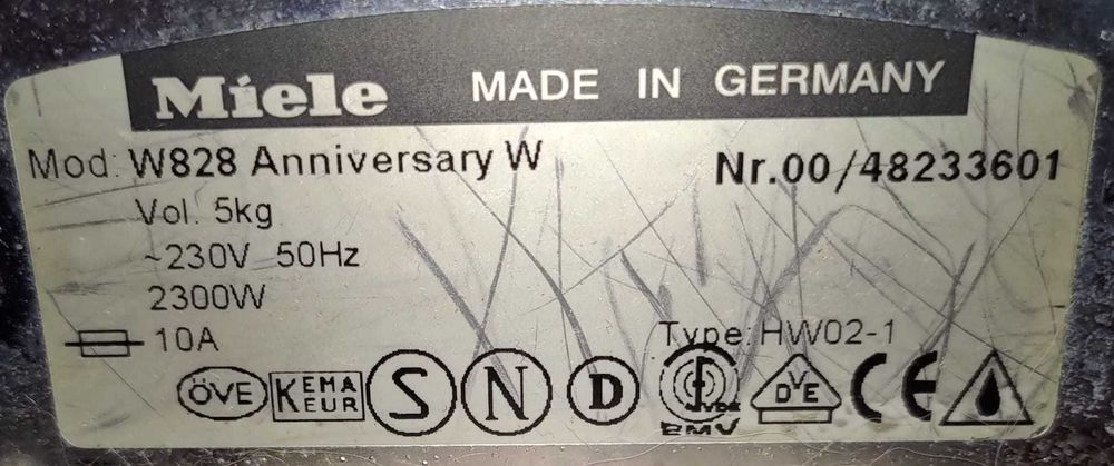 Maquina de lavar Roupa      Mille (Ediçao limitada Anniversary W)