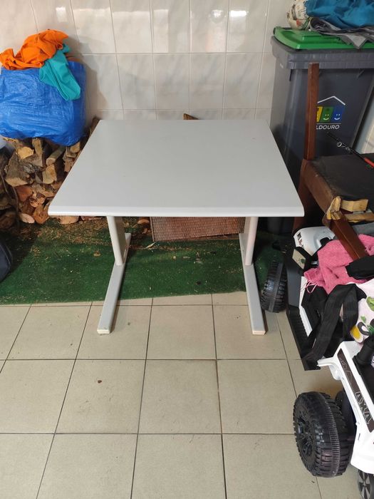 Secretaria cinzenta 80x80cm