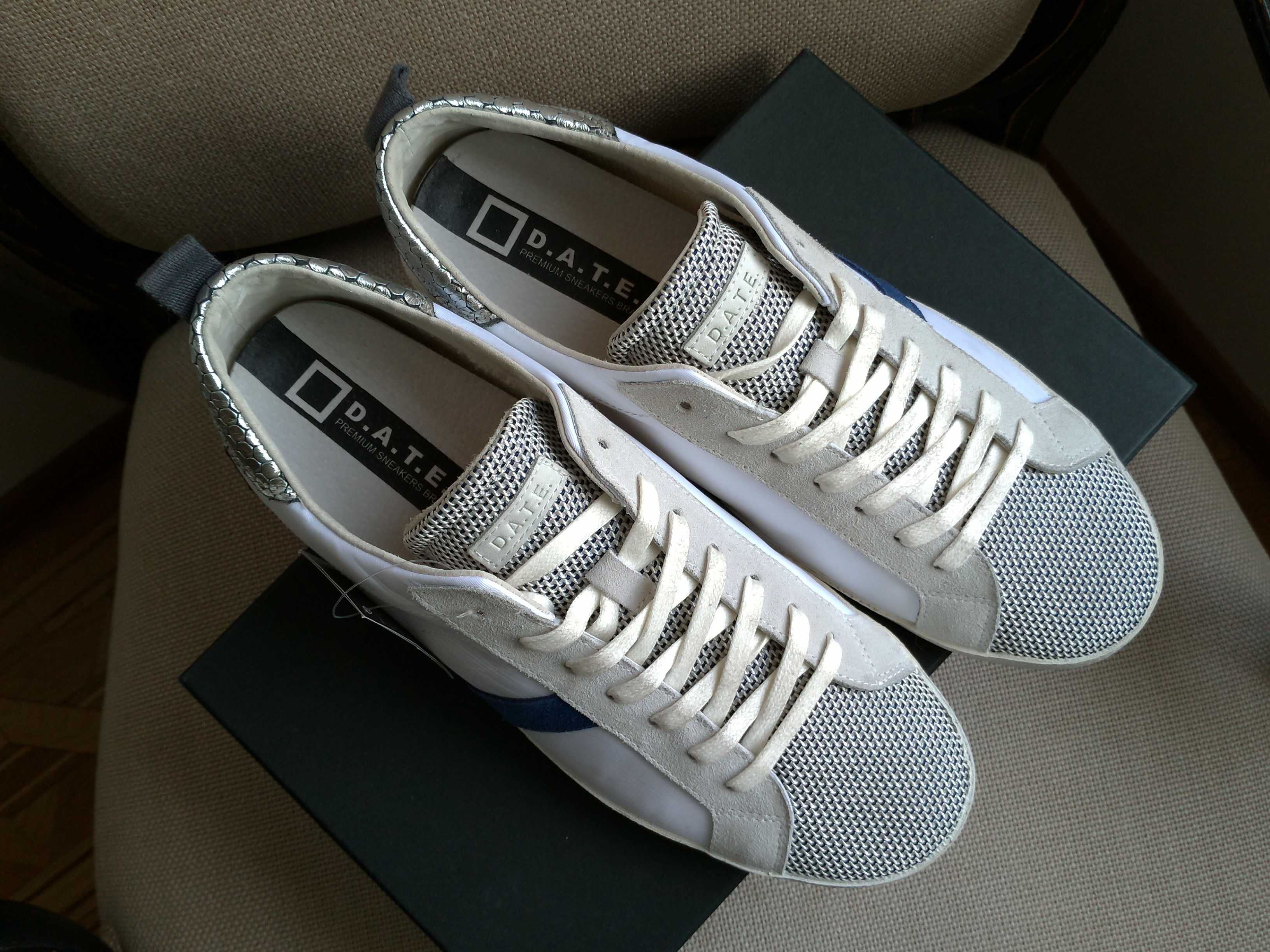 Sneakers date best sale