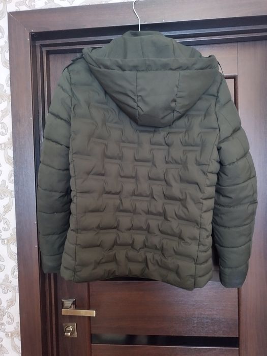 Продаються куртки