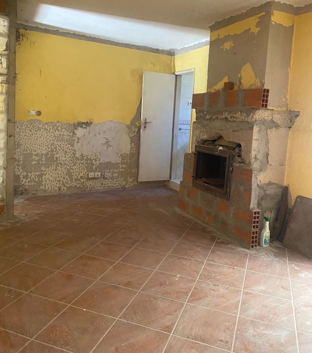Casa para acabar de recuperar em Escalos de Cima (10 minutos de Castelo Branco)