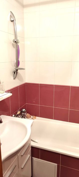 Продам трикімнатну квартиру по вул. 1 Танкової бригади, 27