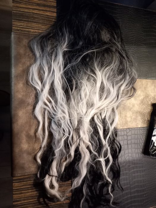 Peruka syntetyczna włosy długie czarno-białe