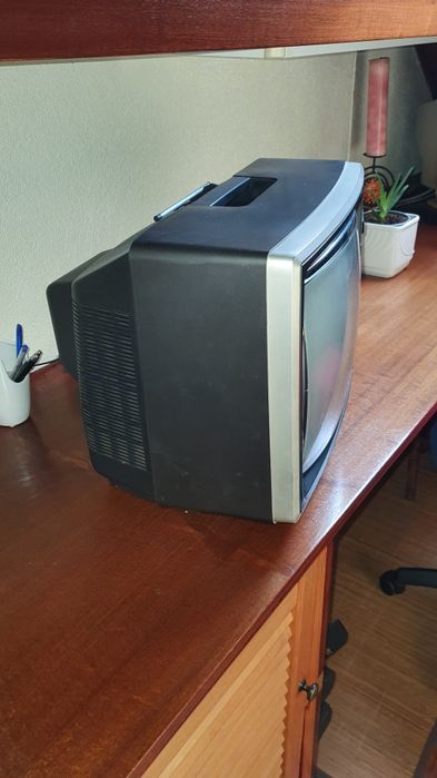 TV SANYO 38 cm - 16 canais