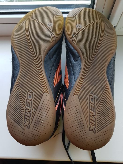 Футбольные бутсы для футзала "DEMIX"