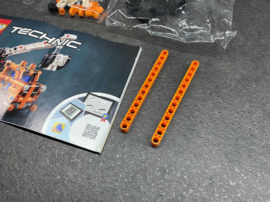 LEGO Technic 42088 Ciężarówka z wysięgnikiem NOWY bez pudełka
