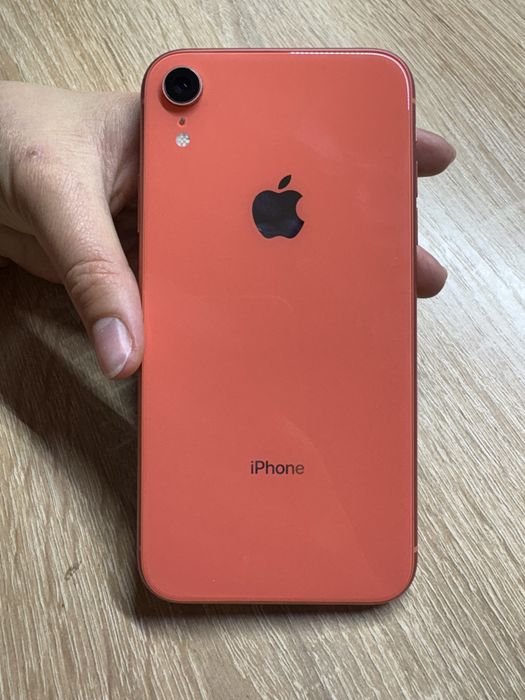 Продам iPhone XR 128