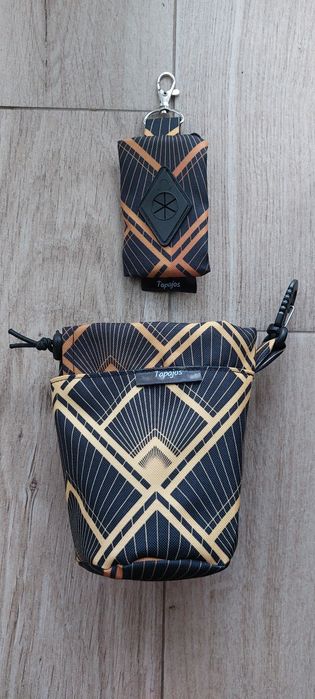 Zestaw na spacer z psem: saszetka na smakołyki + etui na worki