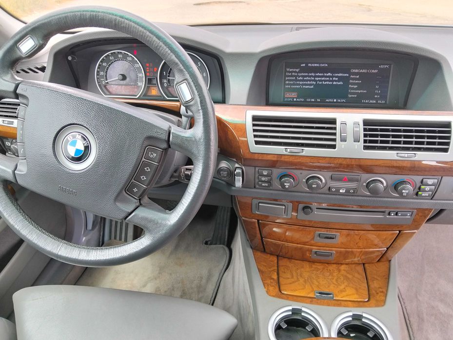 bmw  745 LI  330 cv