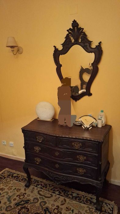 Conjunto de mobília de quarto D. João V