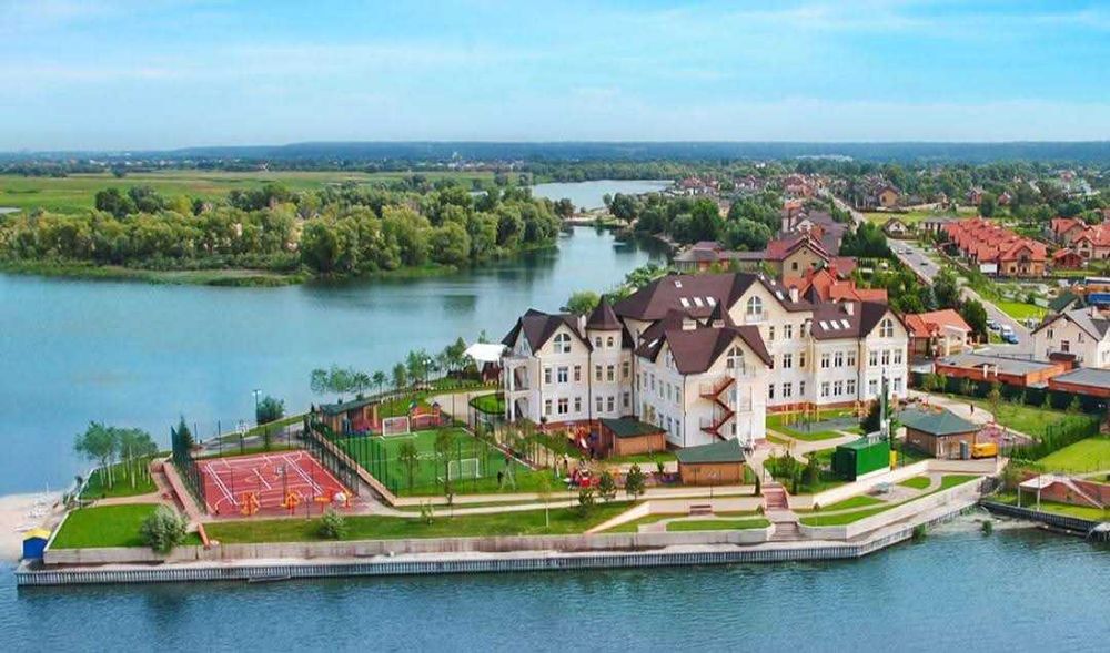 КМ Золоче 1 Продаж в самому центрі містечка.Земельні ділянки.Біля школи та СПА.БЕЗ%