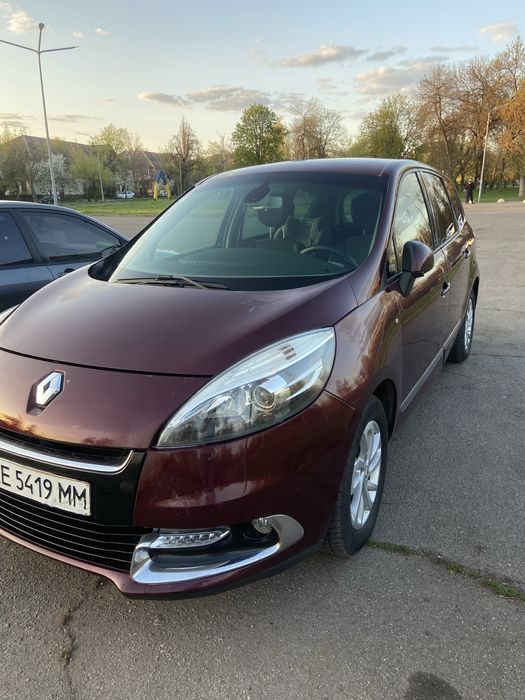 Renault Grand Scenic 2012