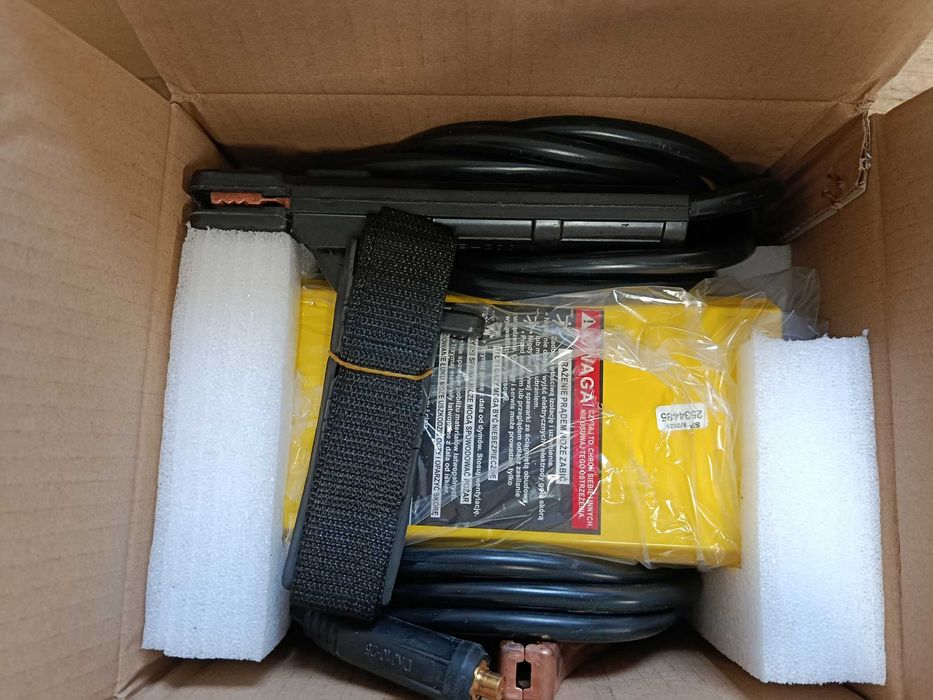 Spawarka inwertorowa MMA Magnum Power VIP 5000 Synergia LCD 200A 60%