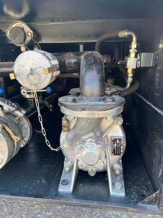 Бензовоз цистерна