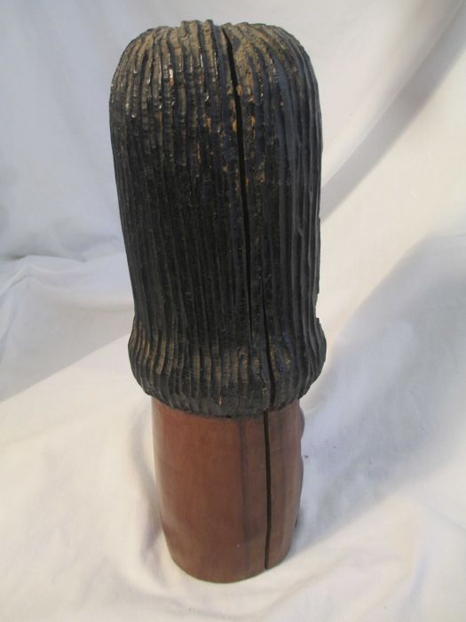 Escultura de madeira