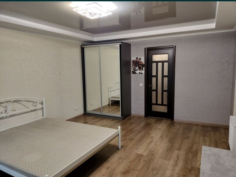 Сдам большую 1 ком кв на Космосе