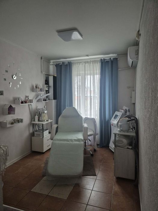 Продам комерційне приміщення на Леваневського