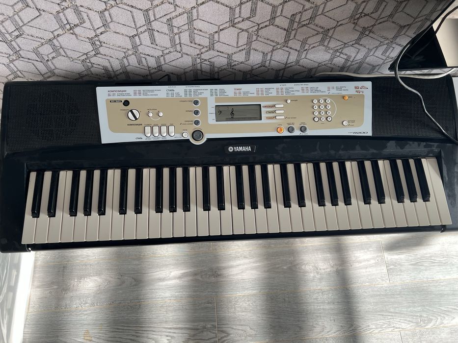 Синтезатор Yamaha prs - r200