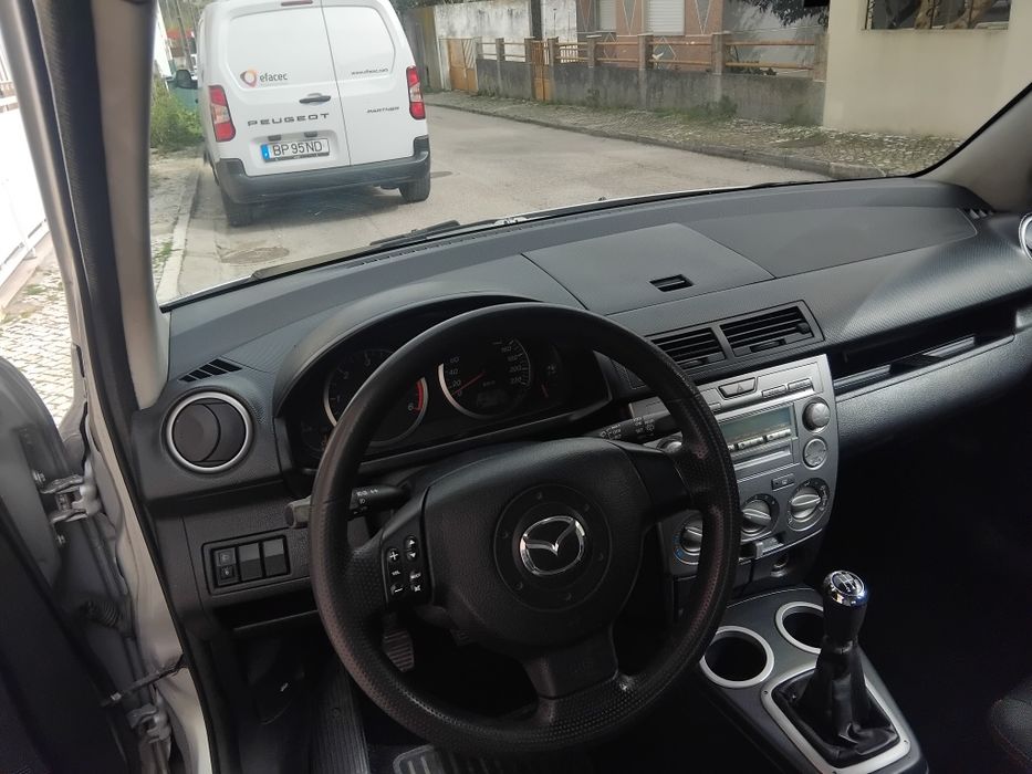 Mazda 2
2007 
Motor 1.4 diesel 
5 lugares