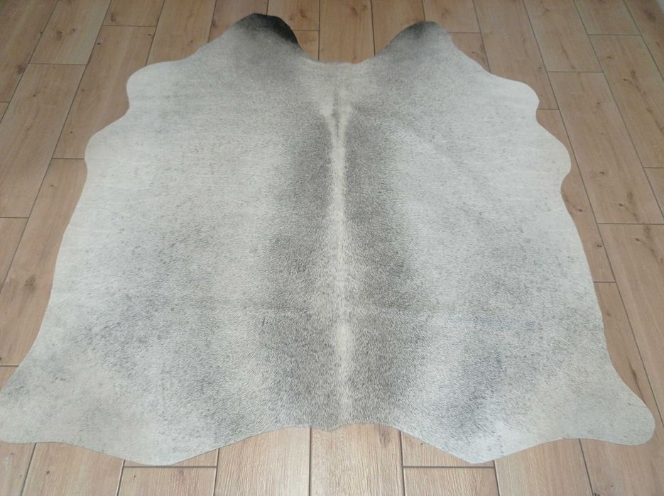 Skóra Krowia Naturalna 145x140 cm – Szara, Unikat