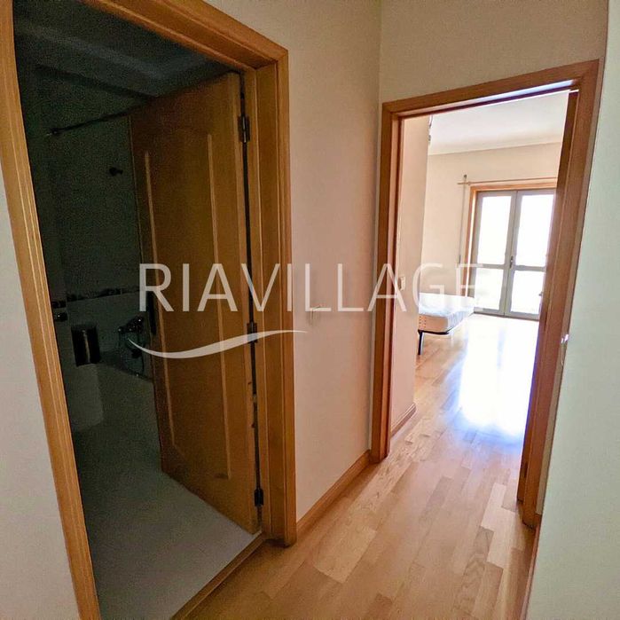 Apartamento T1 c/ garagem para arrendar (junto ao Glicínias - Aveiro)