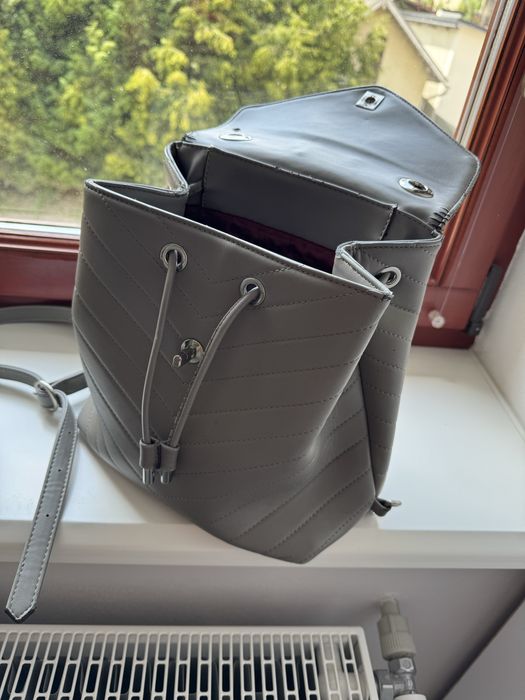 Сумка- рюкзак CHANEL.