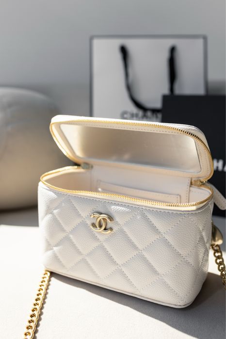 Сумка Chanel Vanity Case бежева