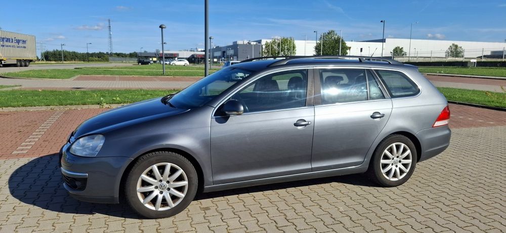 VW Golf kombi 1.6 MPI 102 konie rok 2008