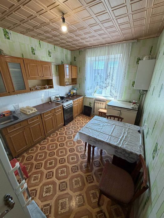 Продаж 3к квартири, р-н  ближнє Жадова