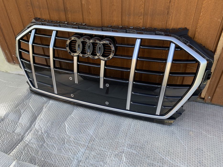 Решітка audi q5 80A гриль бампер Audi Q5 решетка