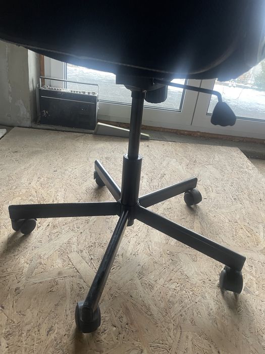 Fotel biurowy -czarny