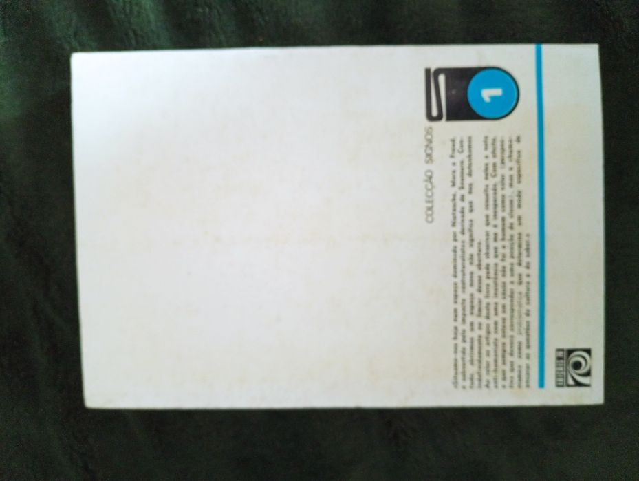 O Reino Flutuante ,de Eduardo Prado Coelho, 	editora Edições 70. 1972,