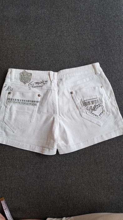 Białe  krótkie spodenki  r.XL 42 pas 80-88 cm