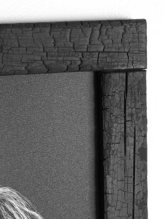 Ręcznie grawerowany obraz na blasze... oryginalna rama opalona...