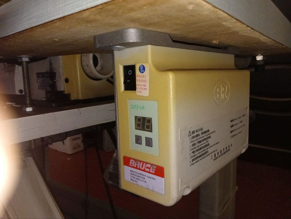 Продам оверлок TYPICAL