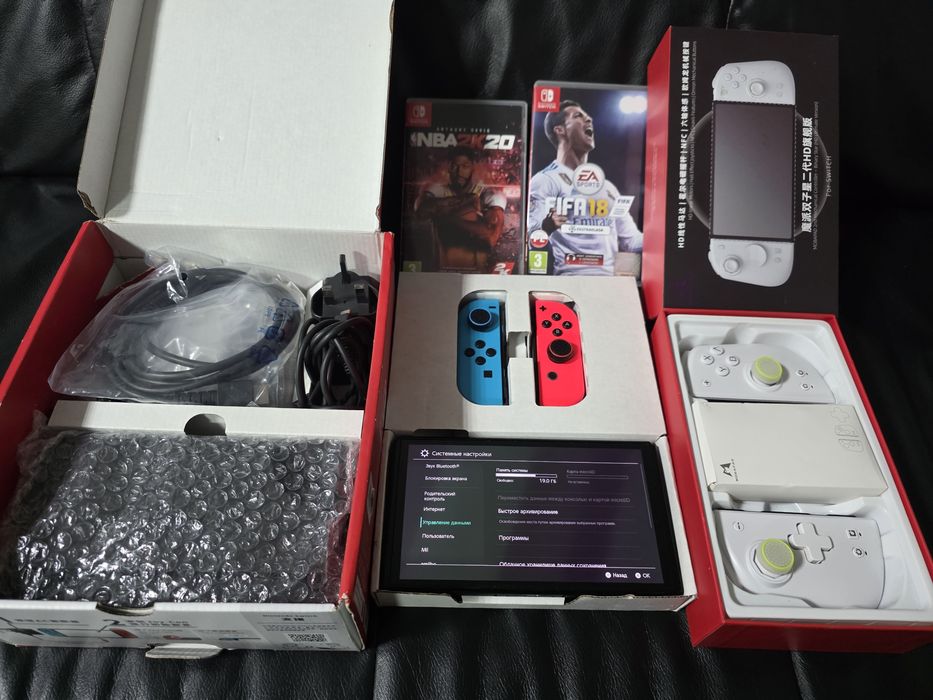 Nintendo Switch Oled + Mobapad + 2 гри