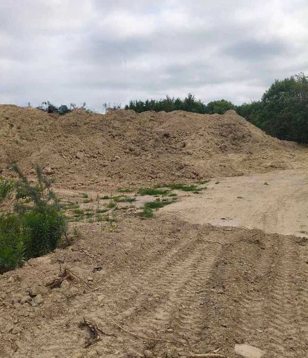 земля, грунт глинистий (суглинок) 2500 м. куб. самовивіз безкоштовно